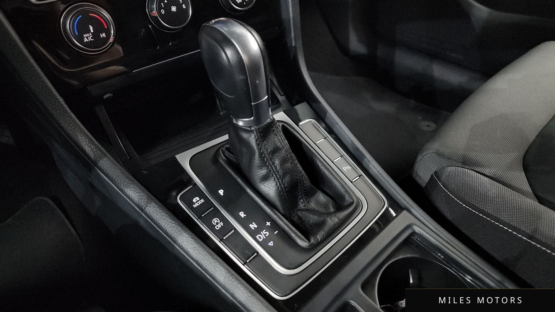 Volkswagen 골프 2013 — миниатюра 9