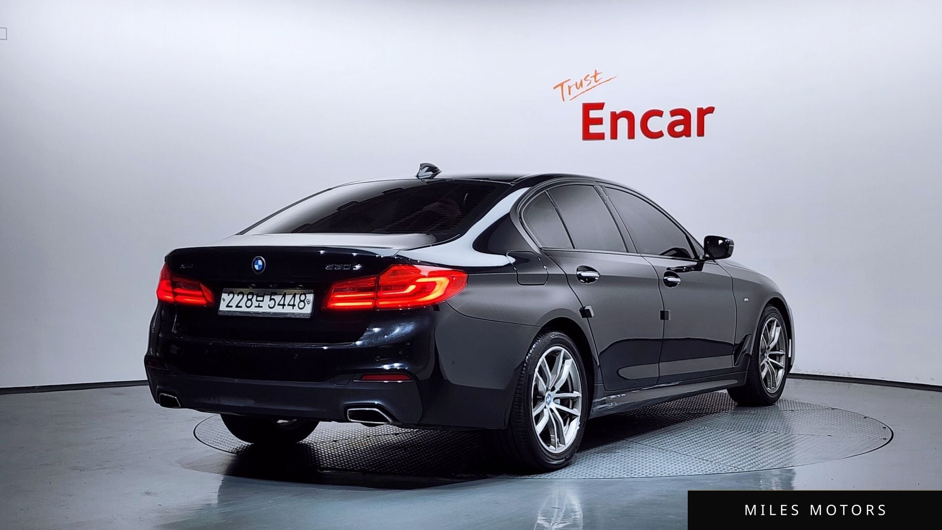BMW 5 Series (G30) 2017 — миниатюра 2