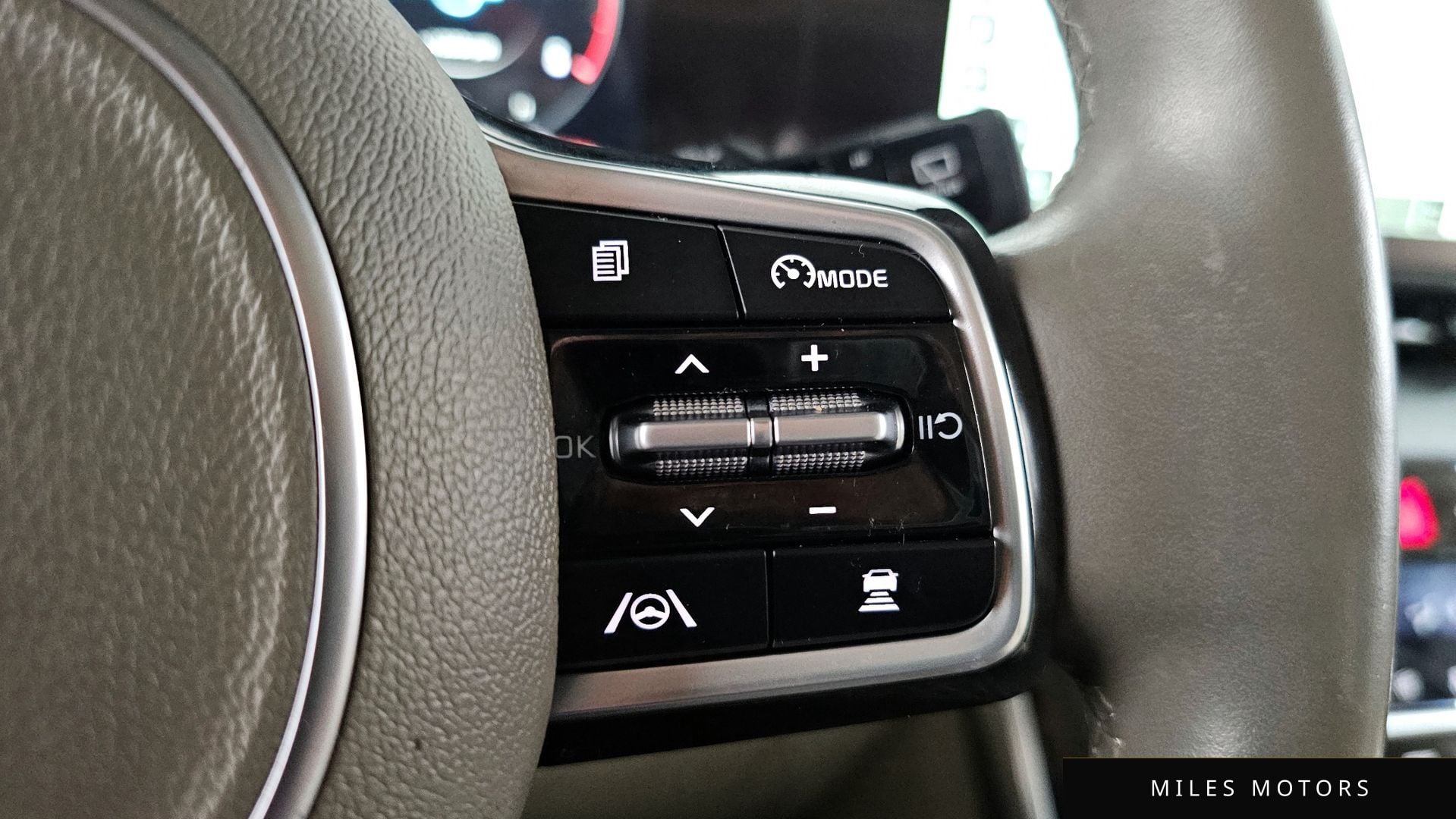 Kia Carnival 2022 — миниатюра 32