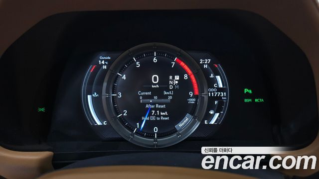 Лексус LC 2018 — миниатюра 8