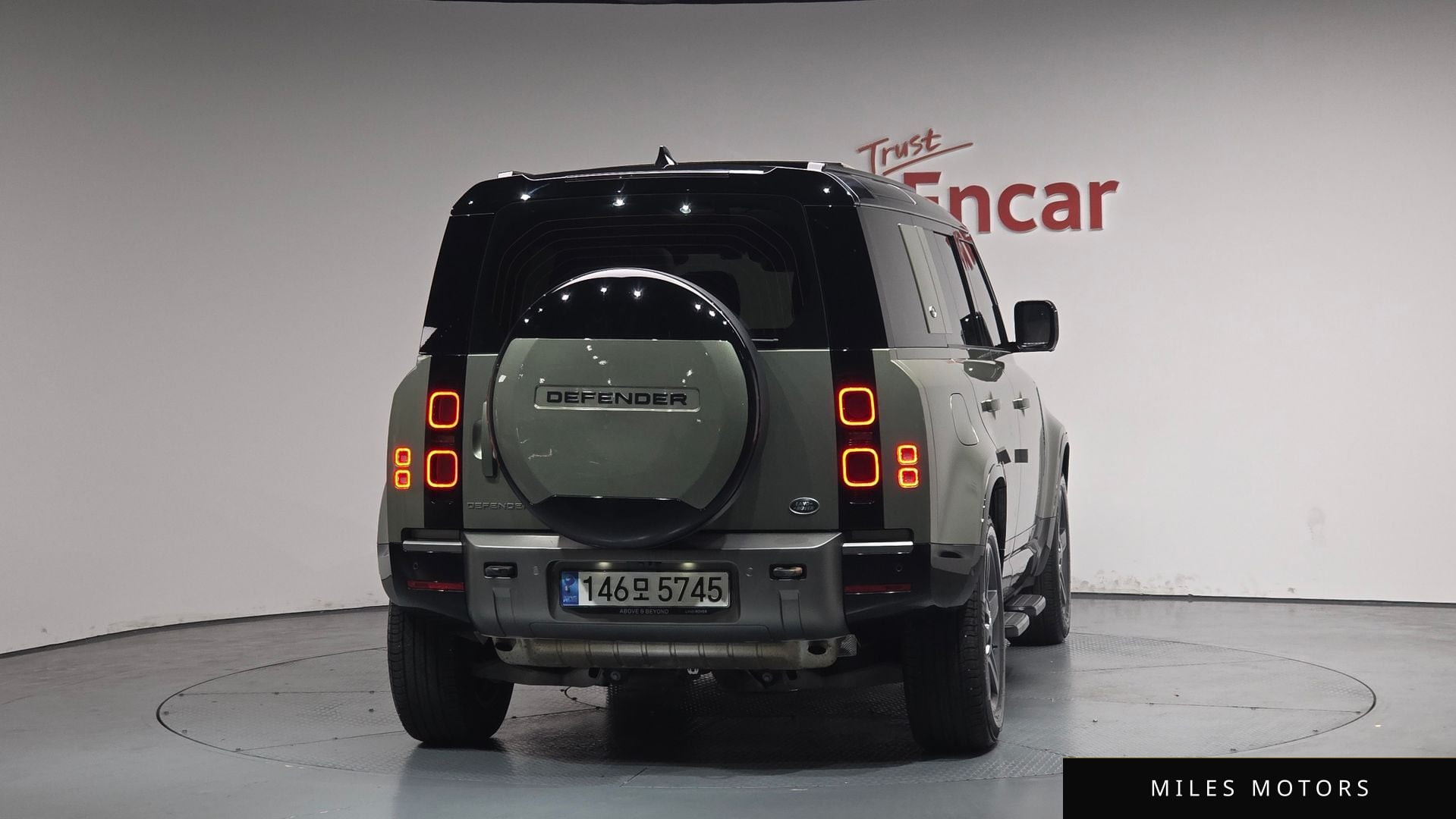 Land Rover Defender 2023 — миниатюра 3