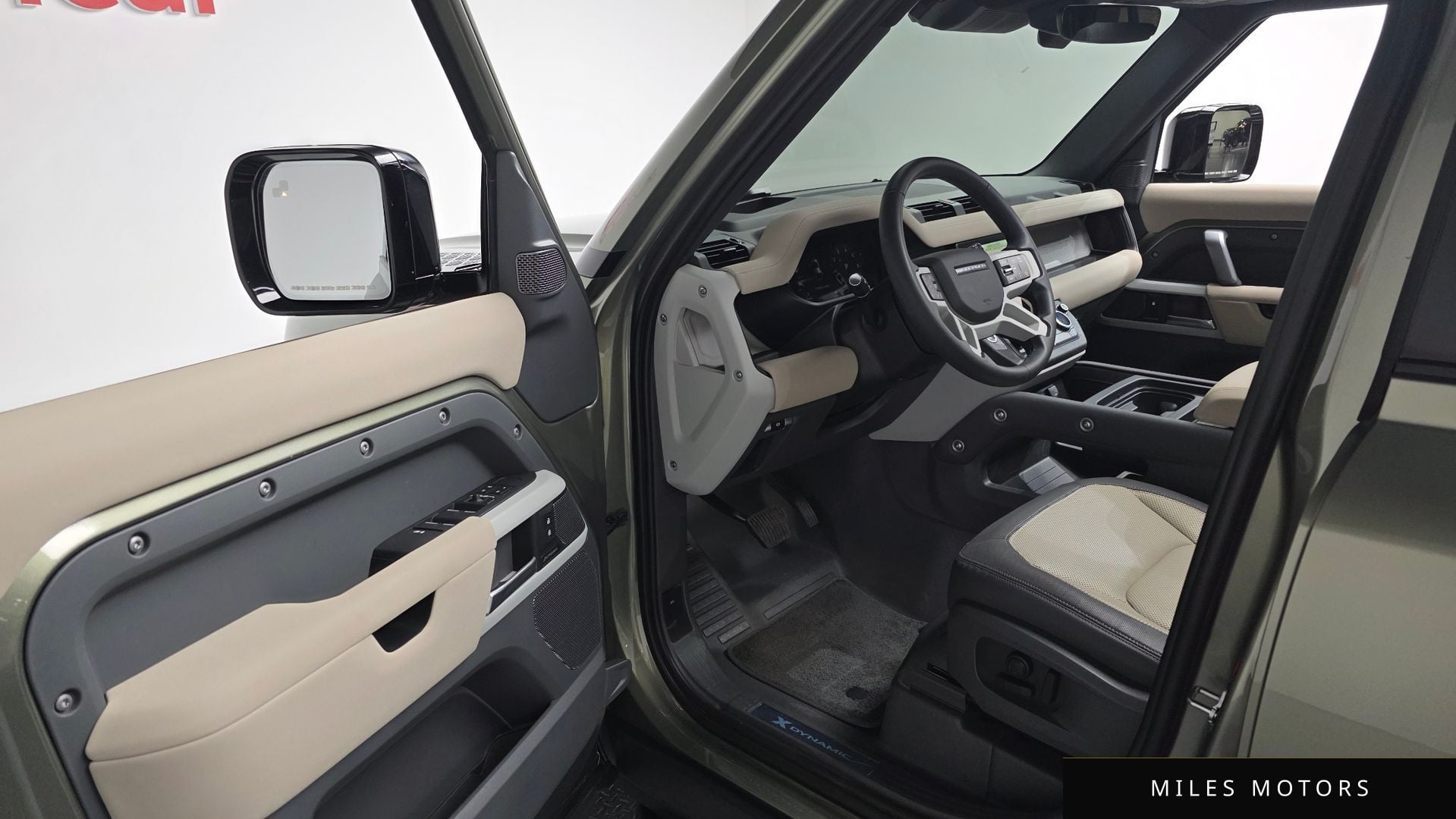 Land Rover Defender 2023 — миниатюра 12