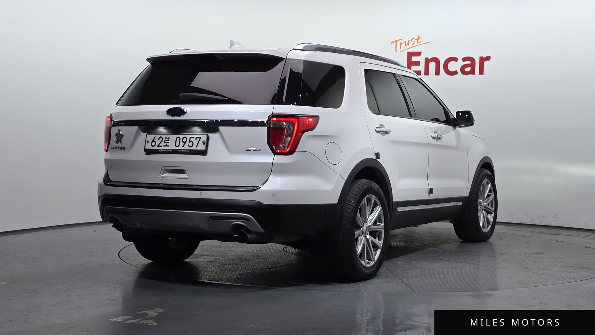 Ford Explorer 2016 — миниатюра 2