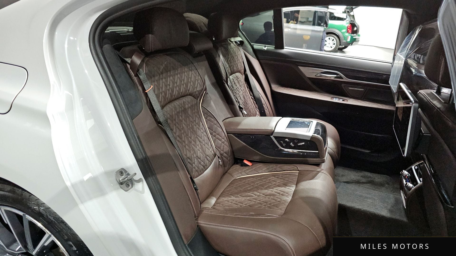 BMW 7 Series (G11) 2021 — миниатюра 17