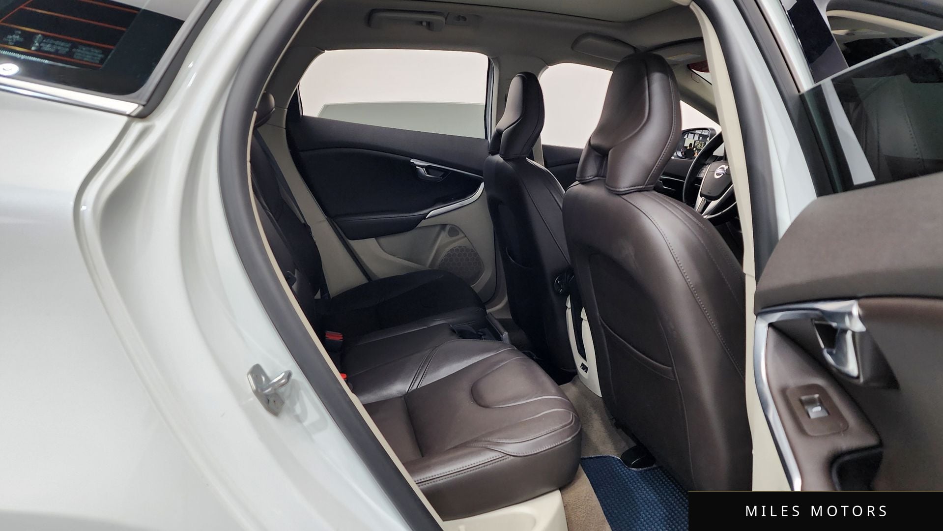 Volvo V40 2016 — миниатюра 11