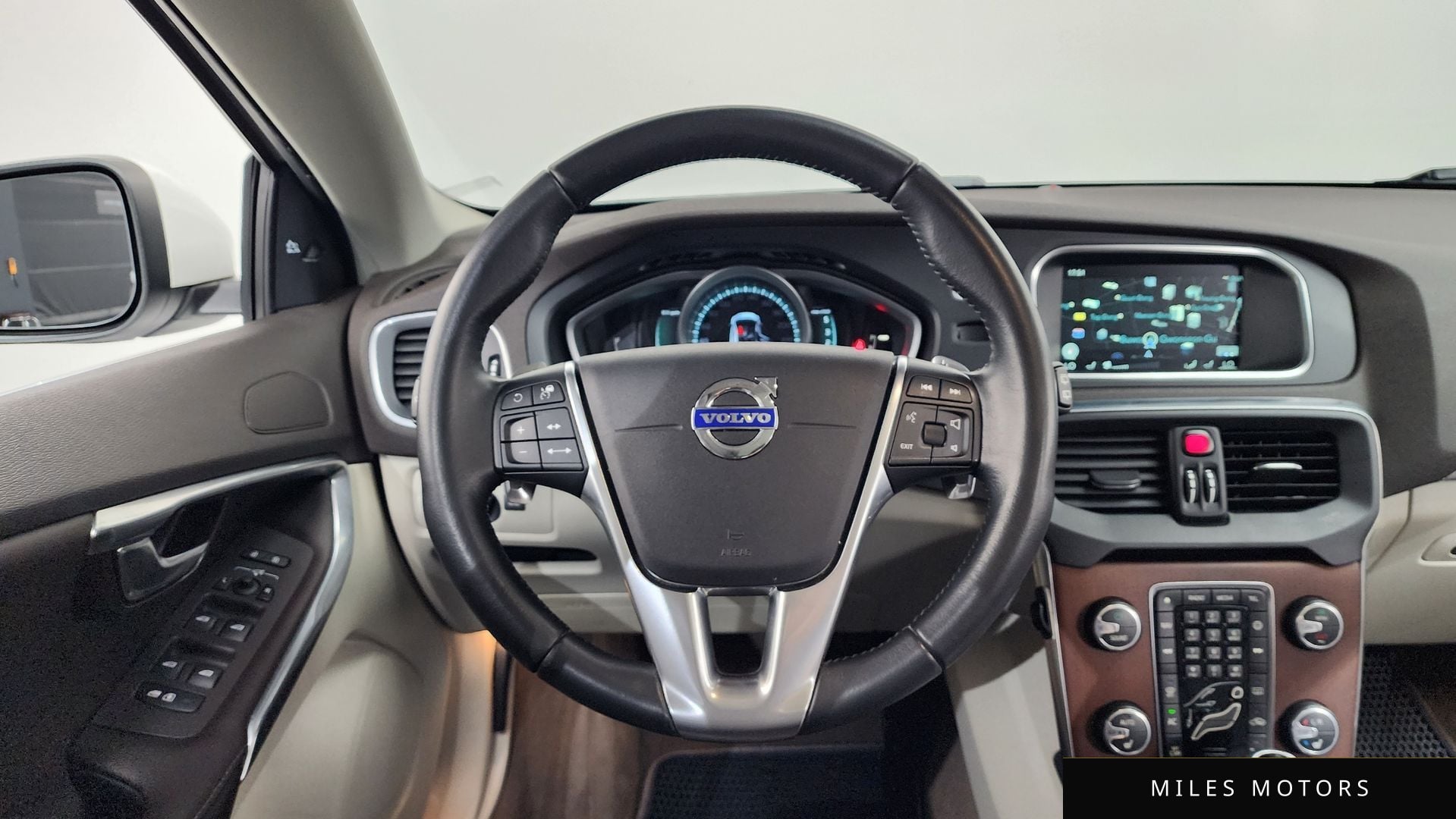 Volvo V40 2016 — миниатюра 13