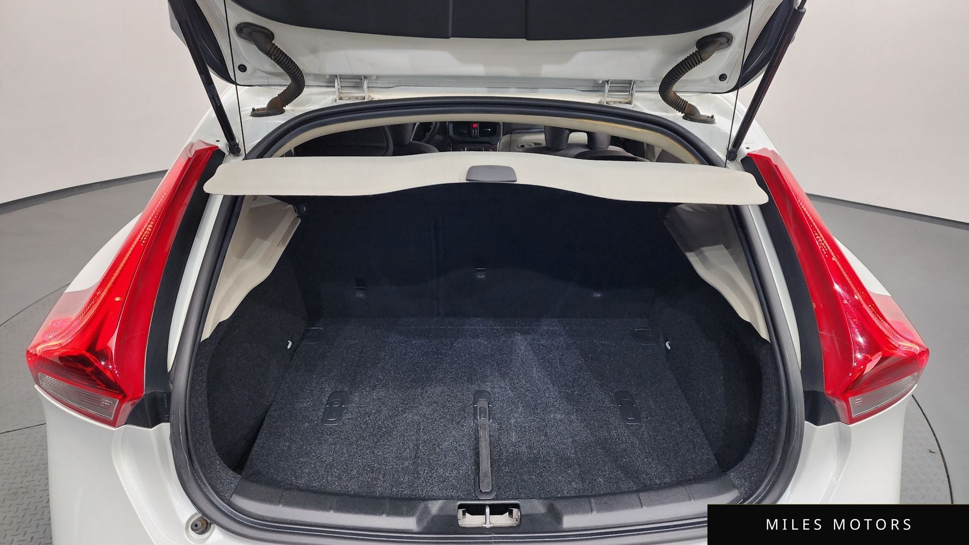 Volvo V40 2016 — миниатюра 17