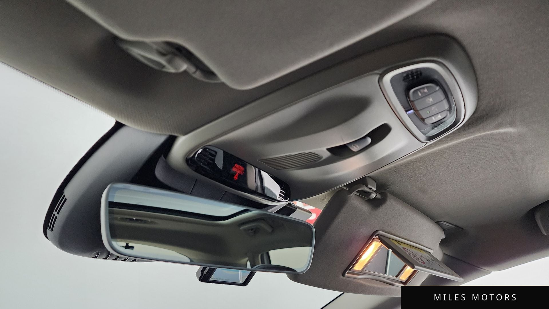 Volvo V40 2016 — миниатюра 19
