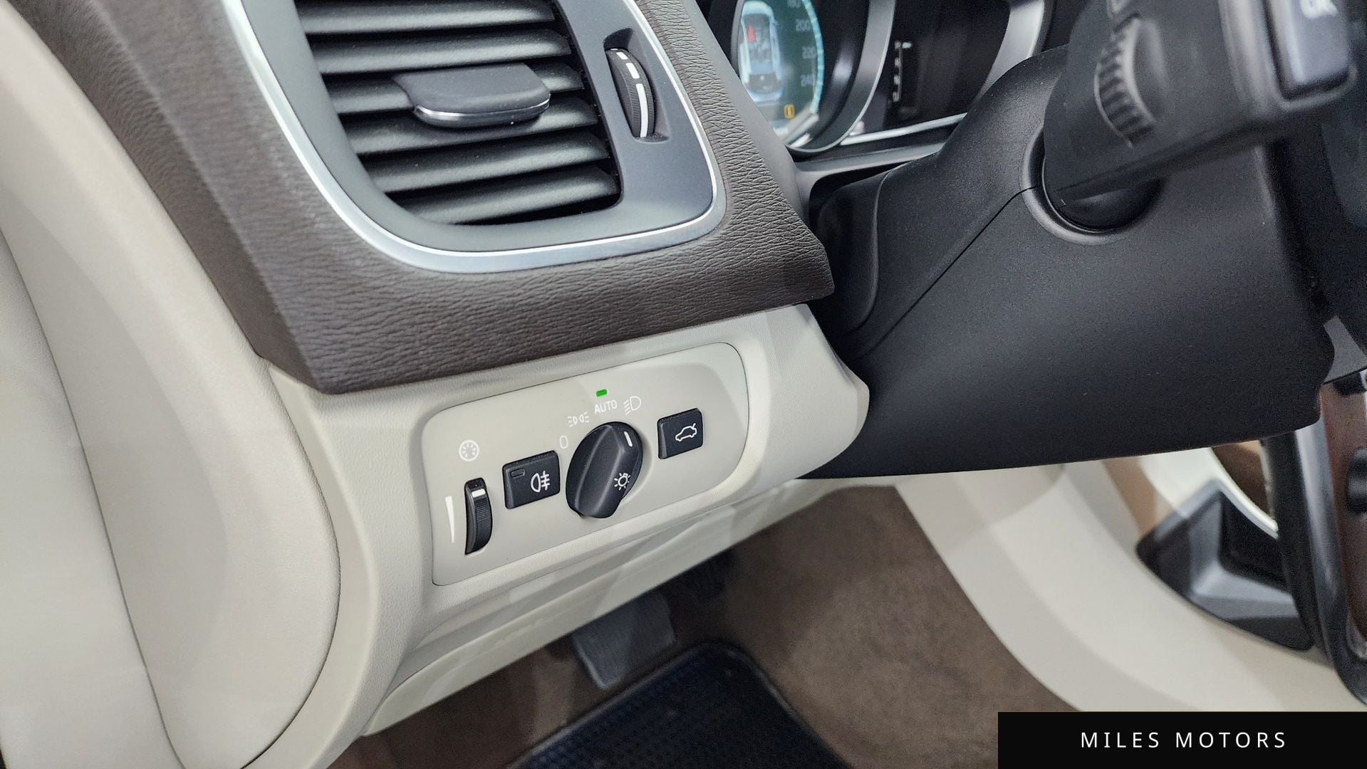 Volvo V40 2016 — миниатюра 20