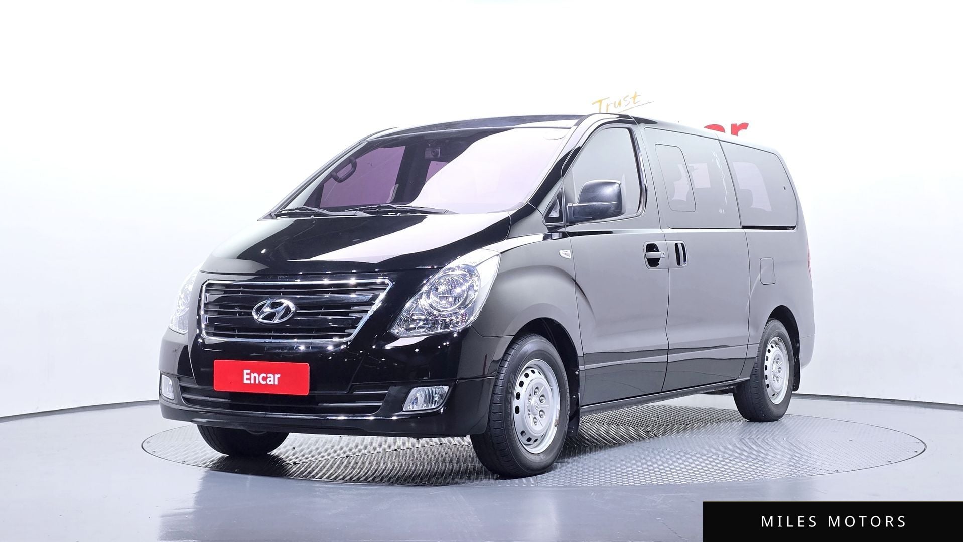 Hyundai Starex 2018 — фото 1 из 12