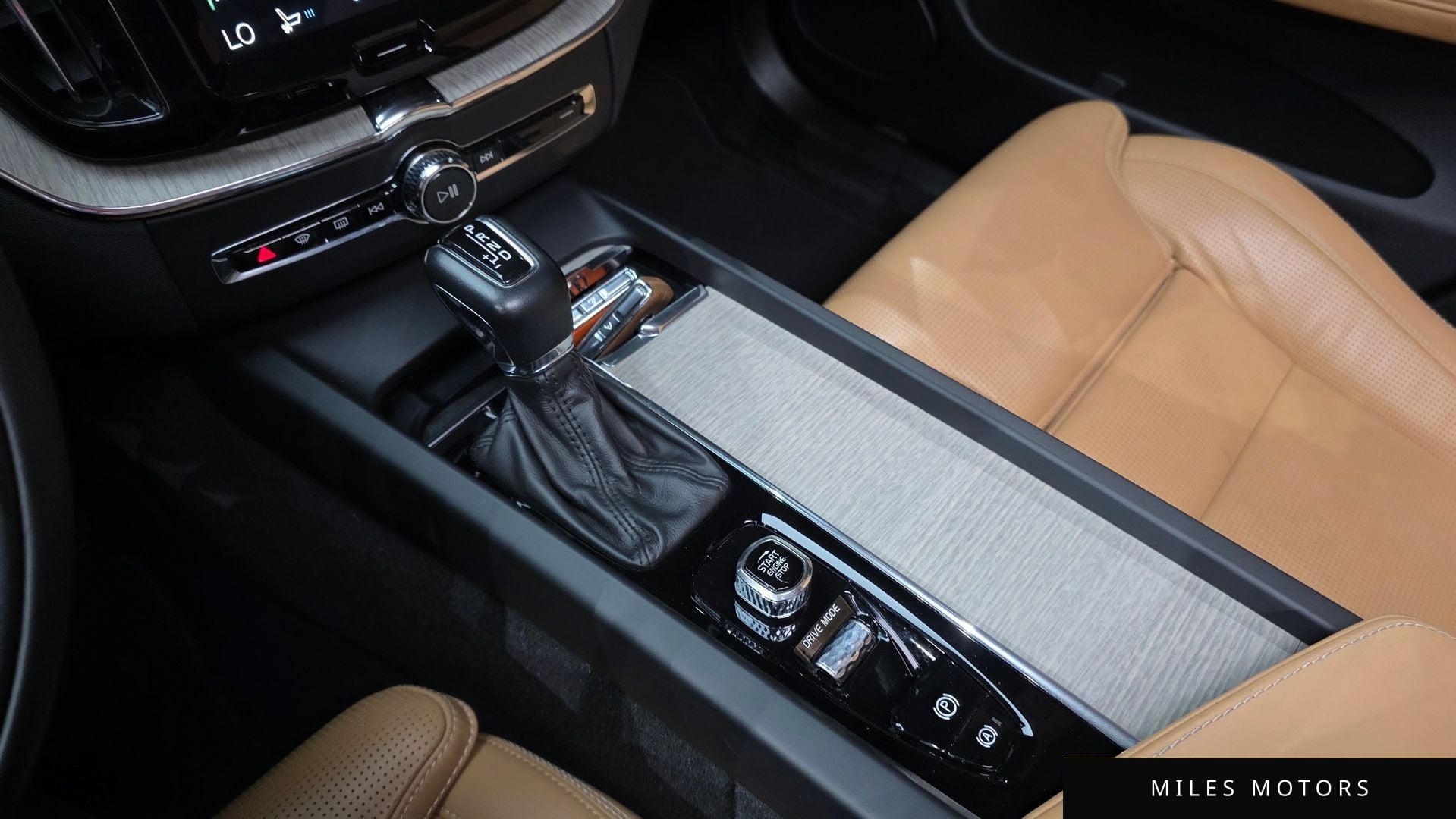 Volvo XC60 2019 — миниатюра 12