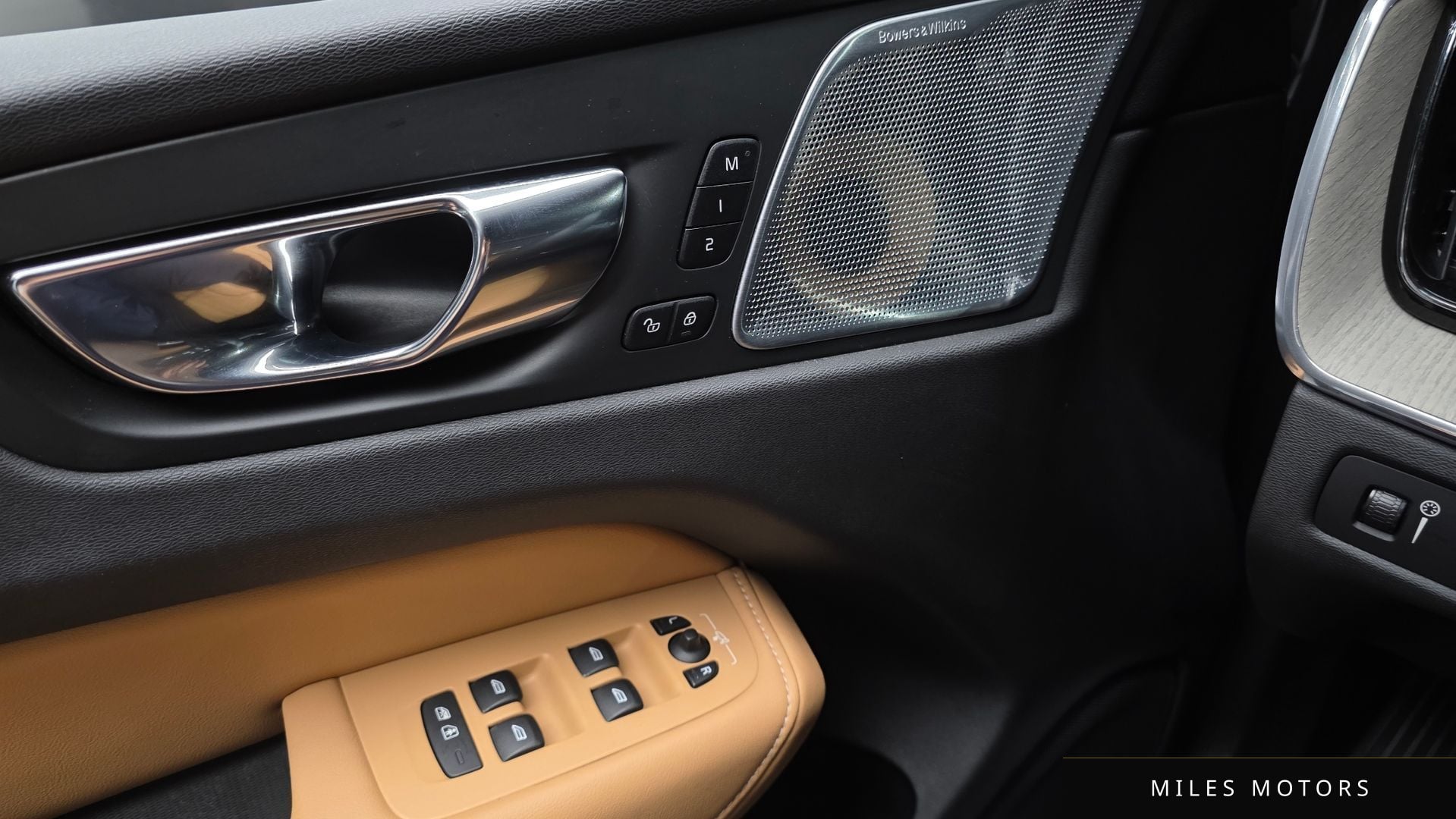 Volvo XC60 2019 — миниатюра 26
