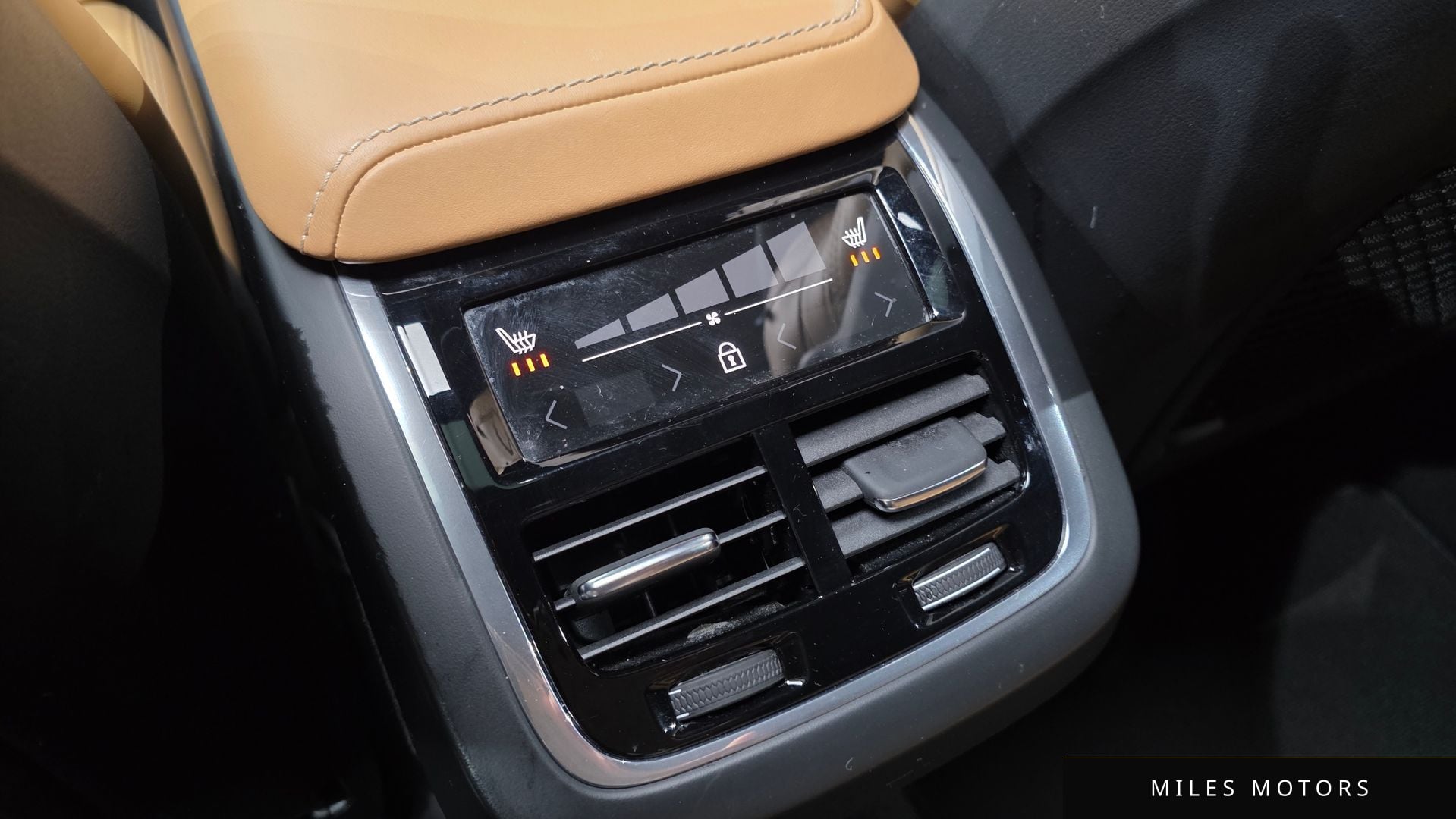 Volvo XC60 2019 — миниатюра 28