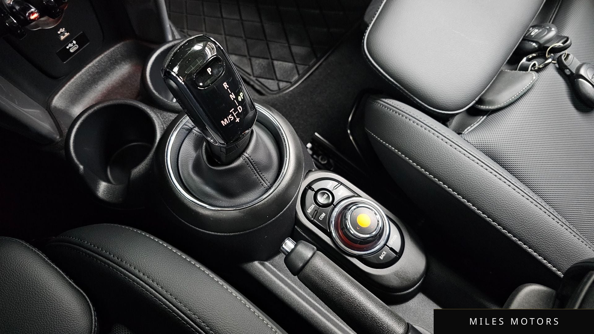 MINI Cooper 2021 — миниатюра 12