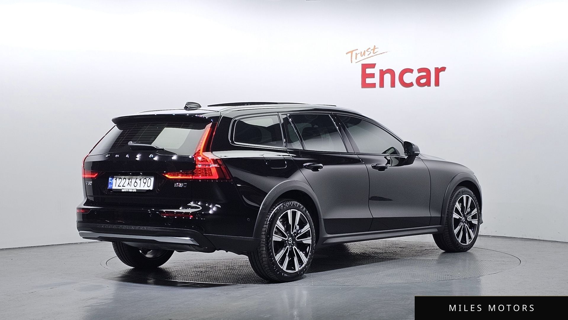 Volvo V60 크로스컨트리 2025 — миниатюра 2