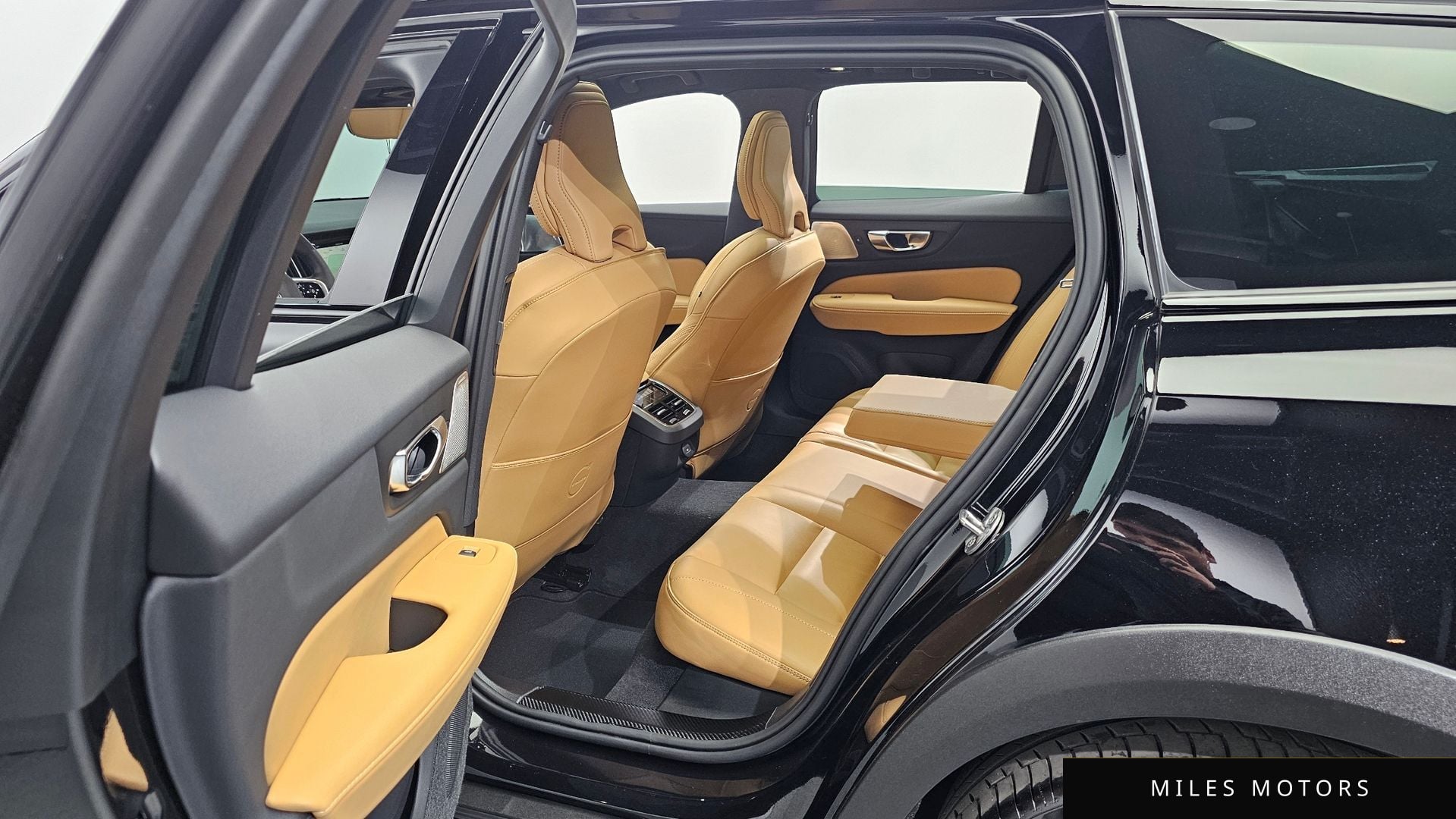 Volvo V60 크로스컨트리 2025 — миниатюра 17