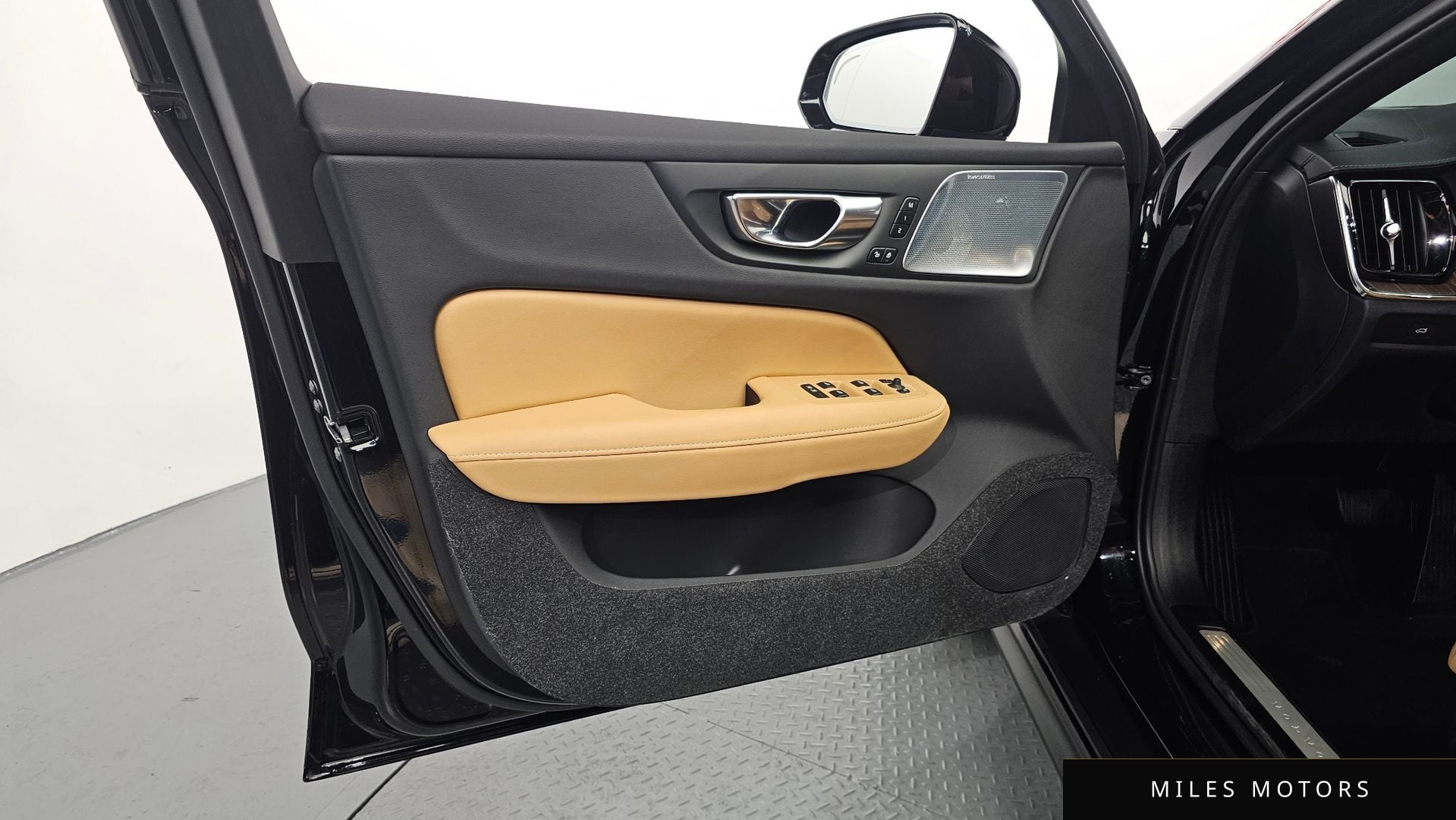 Volvo V60 크로스컨트리 2025 — миниатюра 14
