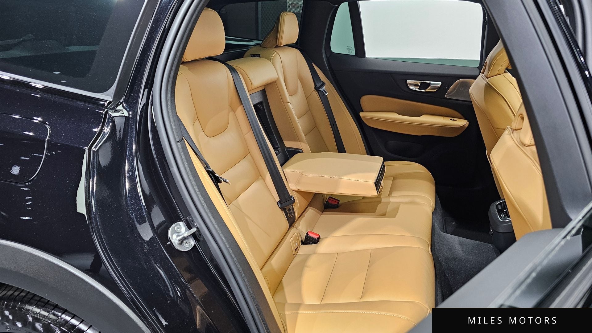 Volvo V60 크로스컨트리 2025 — миниатюра 16