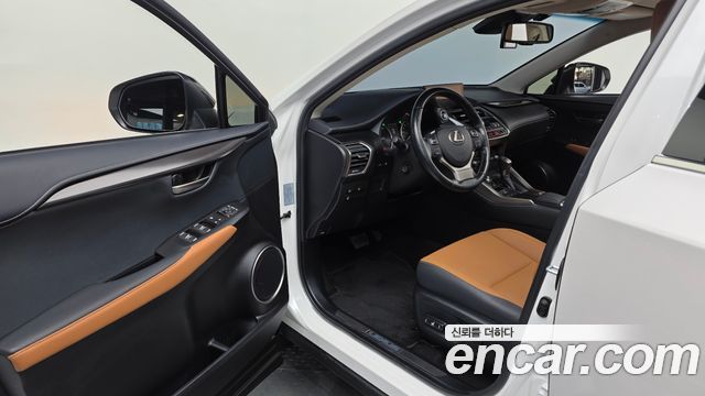 Лексус NX300h 2019 — миниатюра 13
