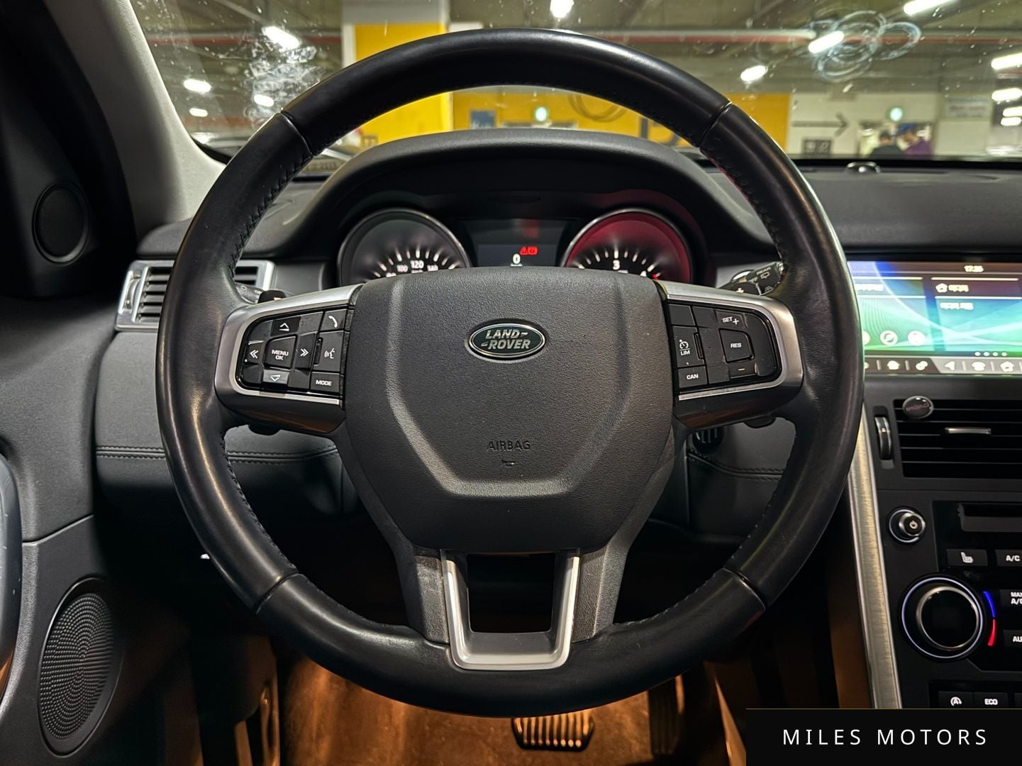 Land Rover Discovery Sport 2017 — миниатюра 13