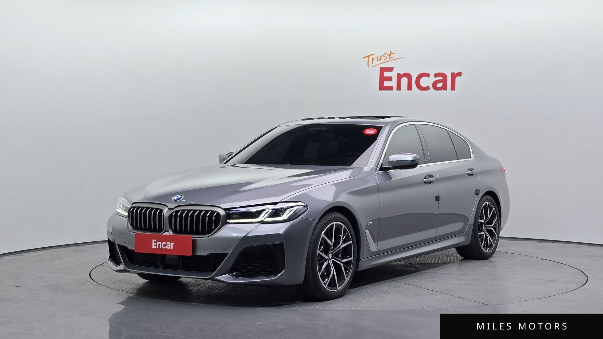 BMW 5 Series (G30) 2023 — фото 1 из 12