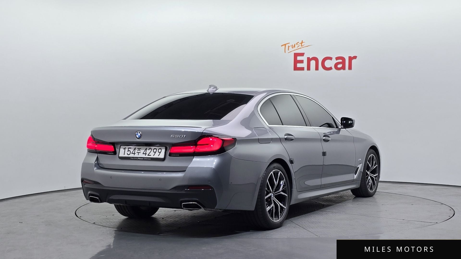 BMW 5 Series (G30) 2023 — миниатюра 2