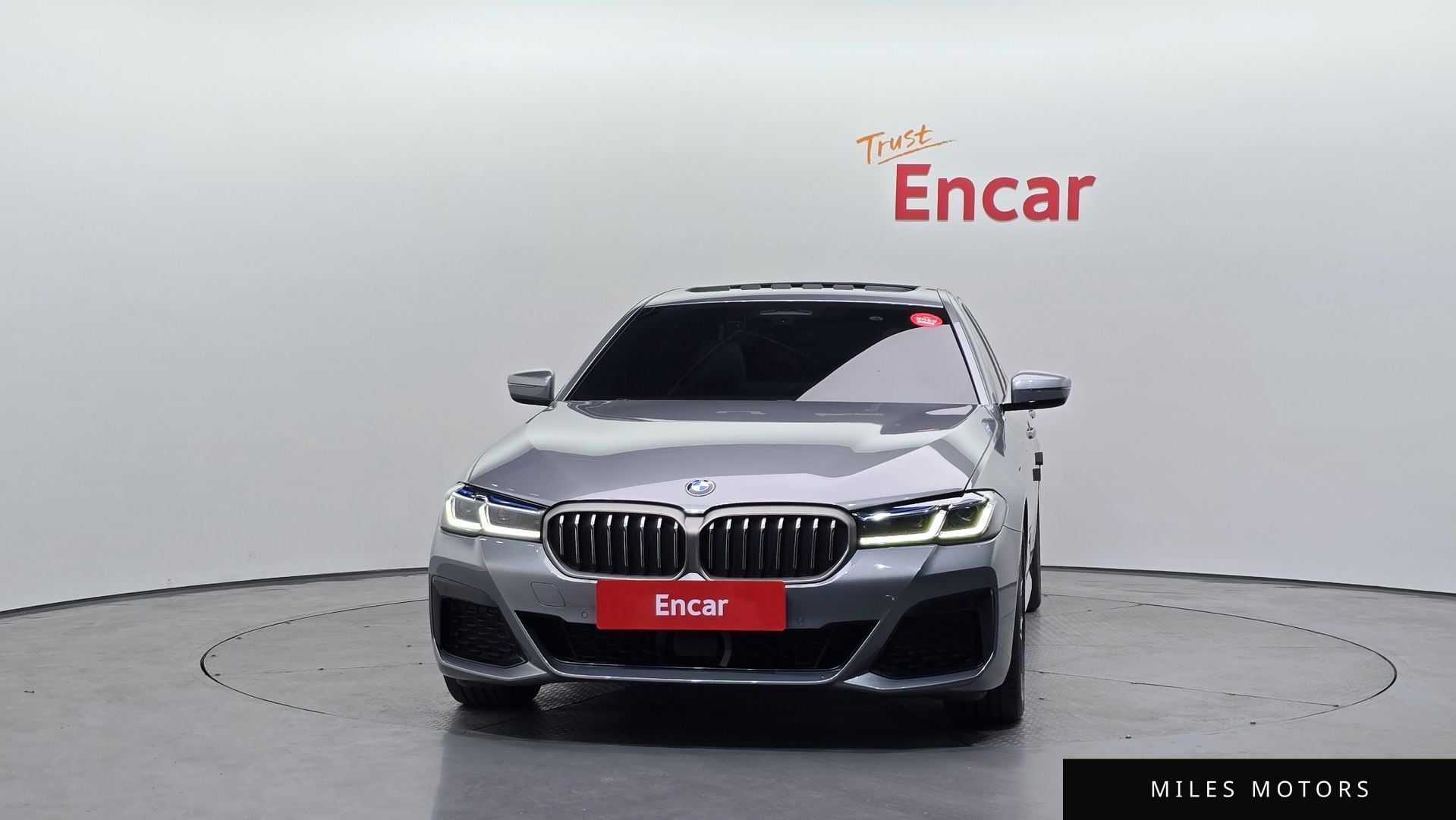 BMW 5 Series (G30) 2023 — миниатюра 3