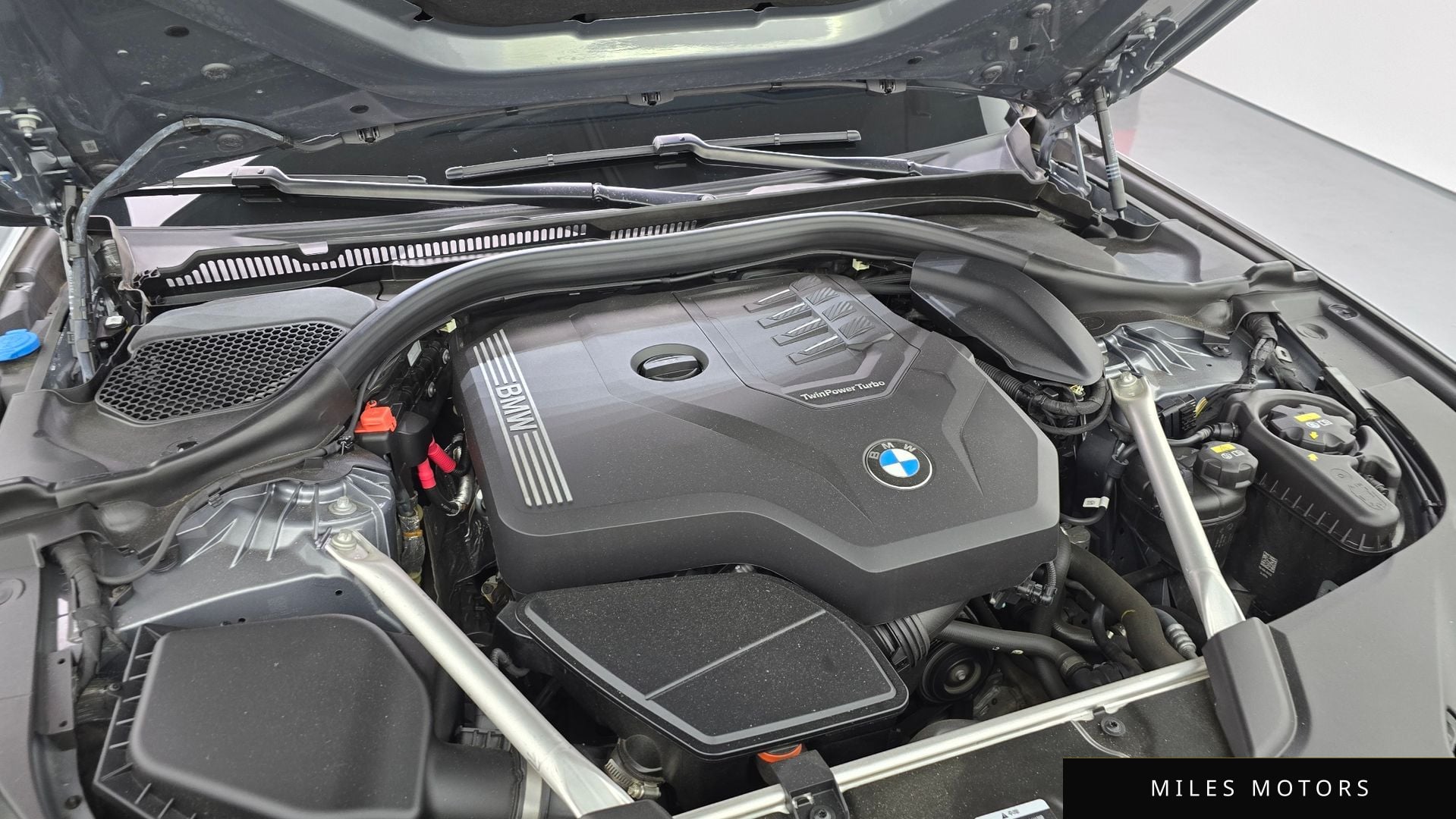 BMW 5 Series (G30) 2023 — миниатюра 6