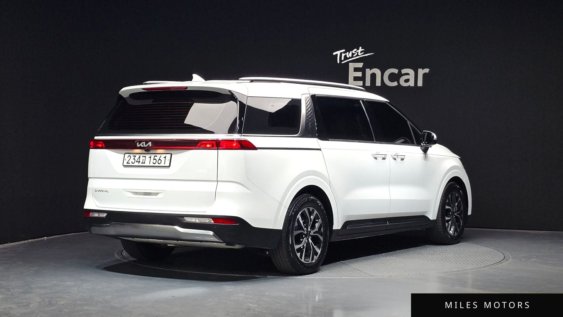 Kia Carnival 2023 — миниатюра 2