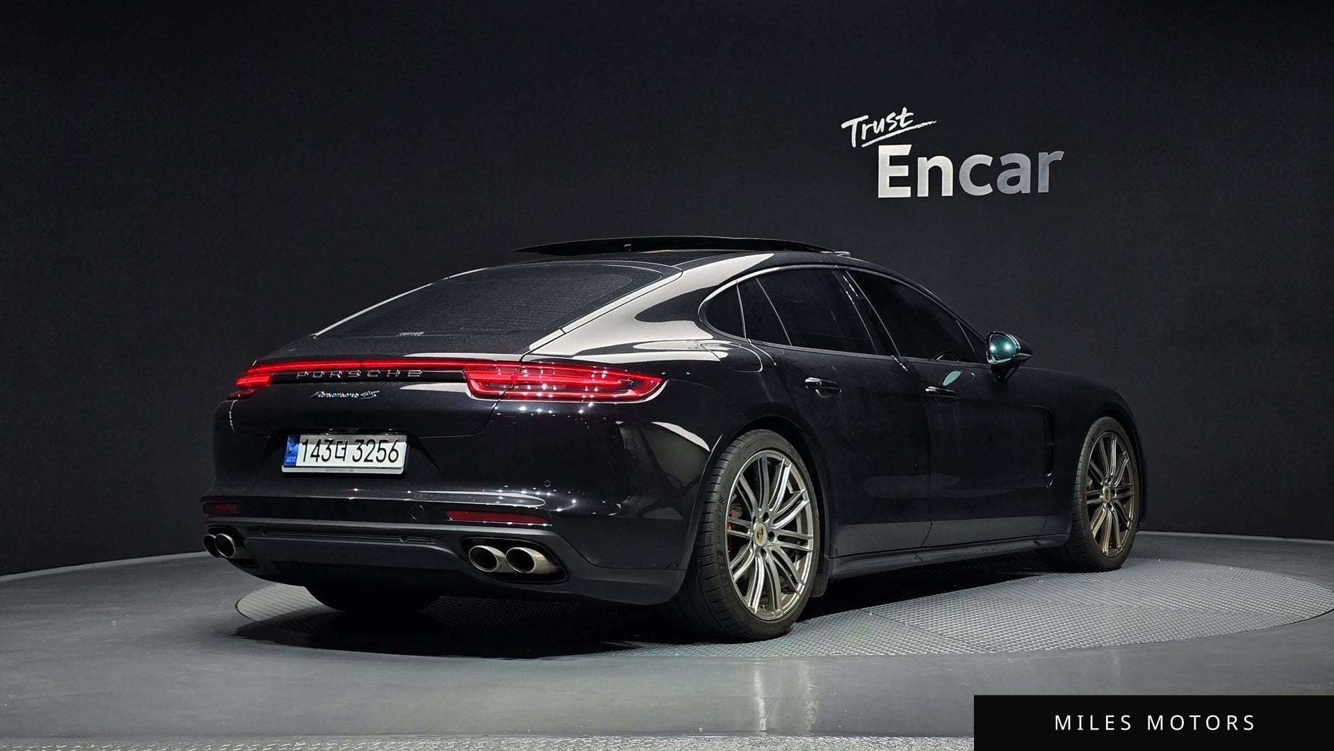 Porsche Panamera 2018 — миниатюра 2