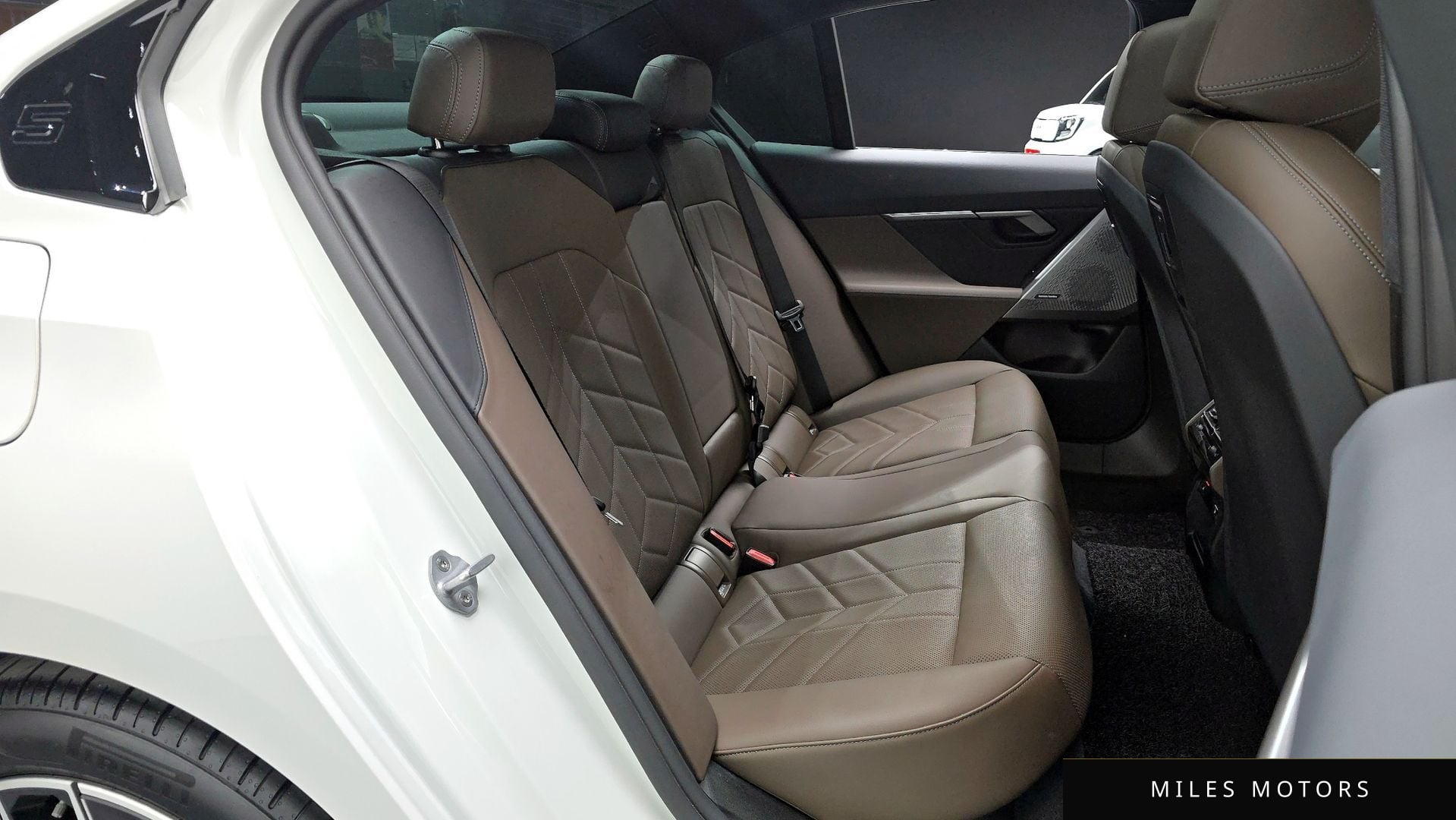 BMW 5 Series (G60) 2025 — миниатюра 17