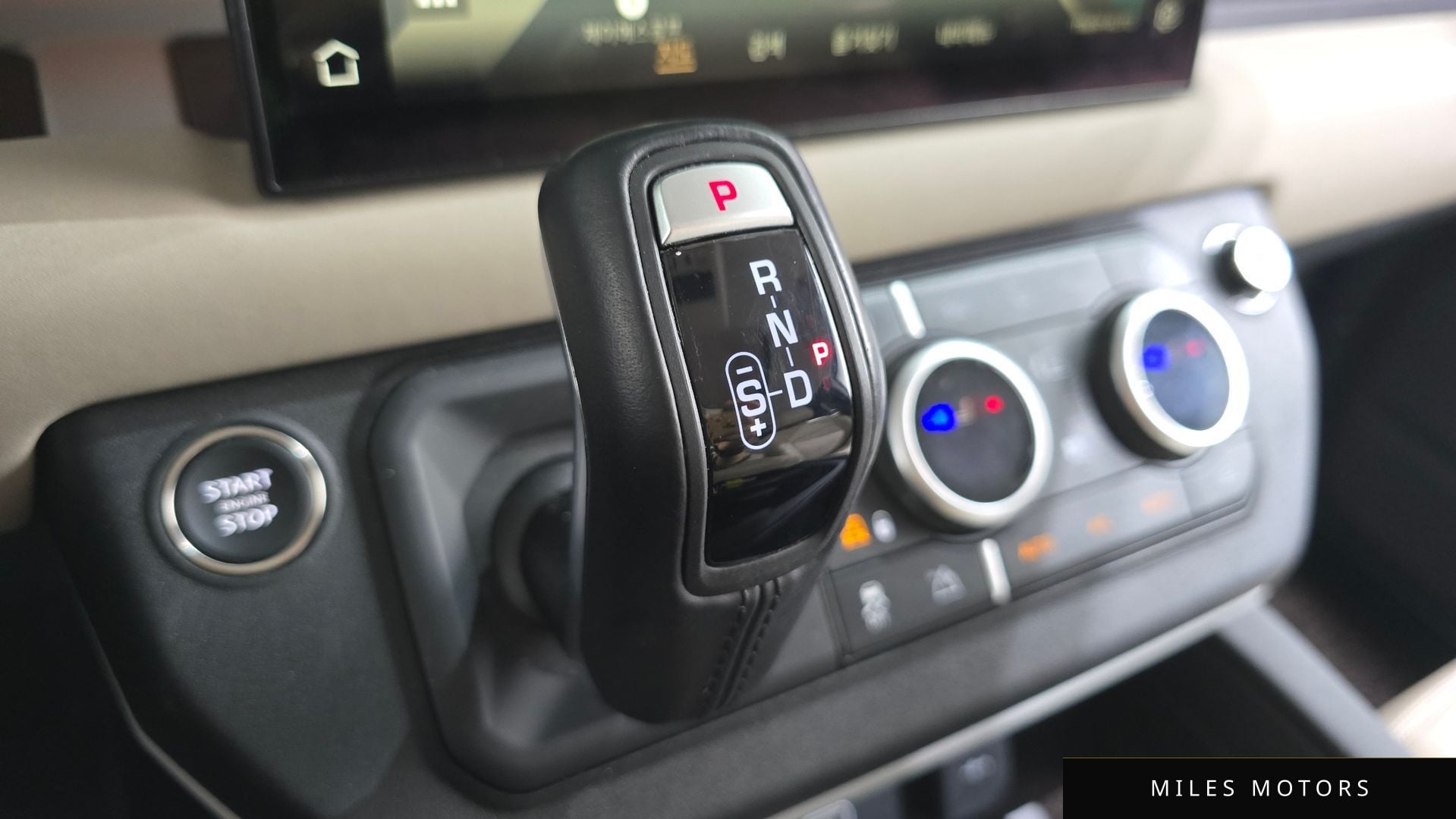 Land Rover Defender 2023 — миниатюра 12