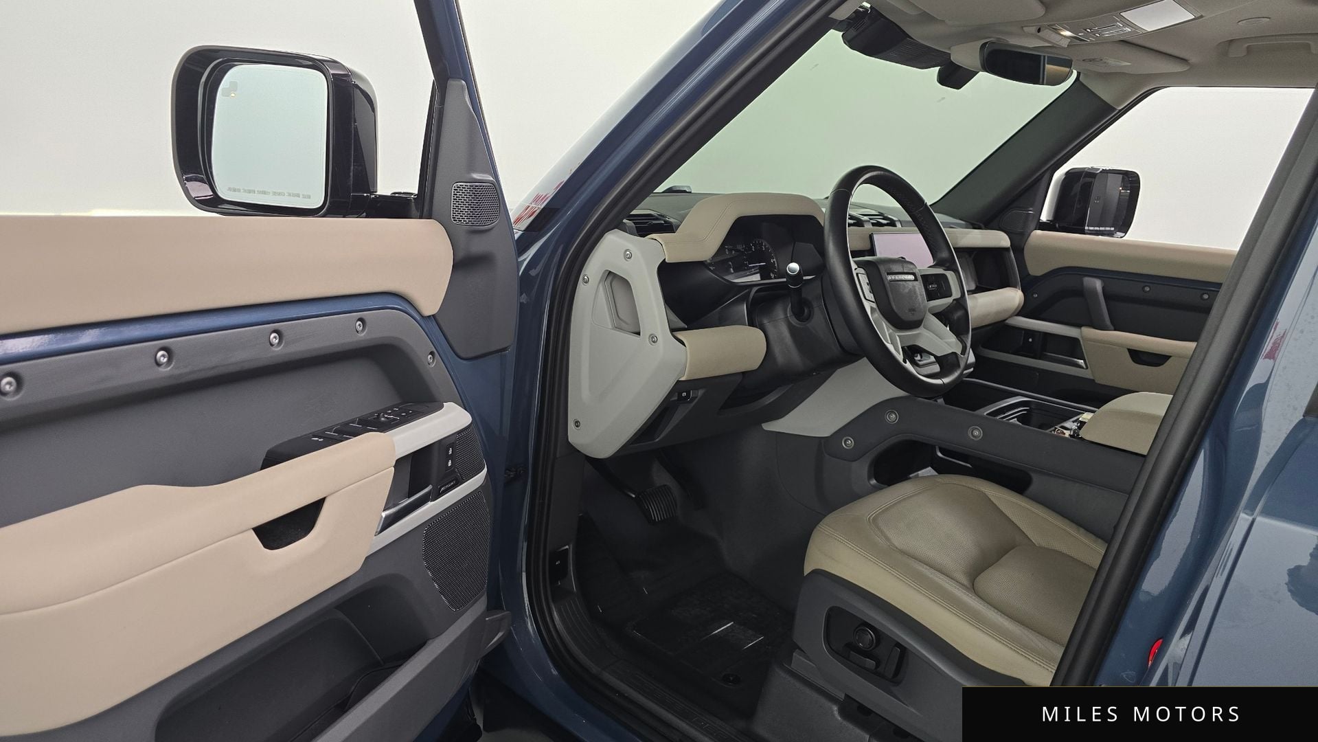 Land Rover Defender 2023 — миниатюра 13