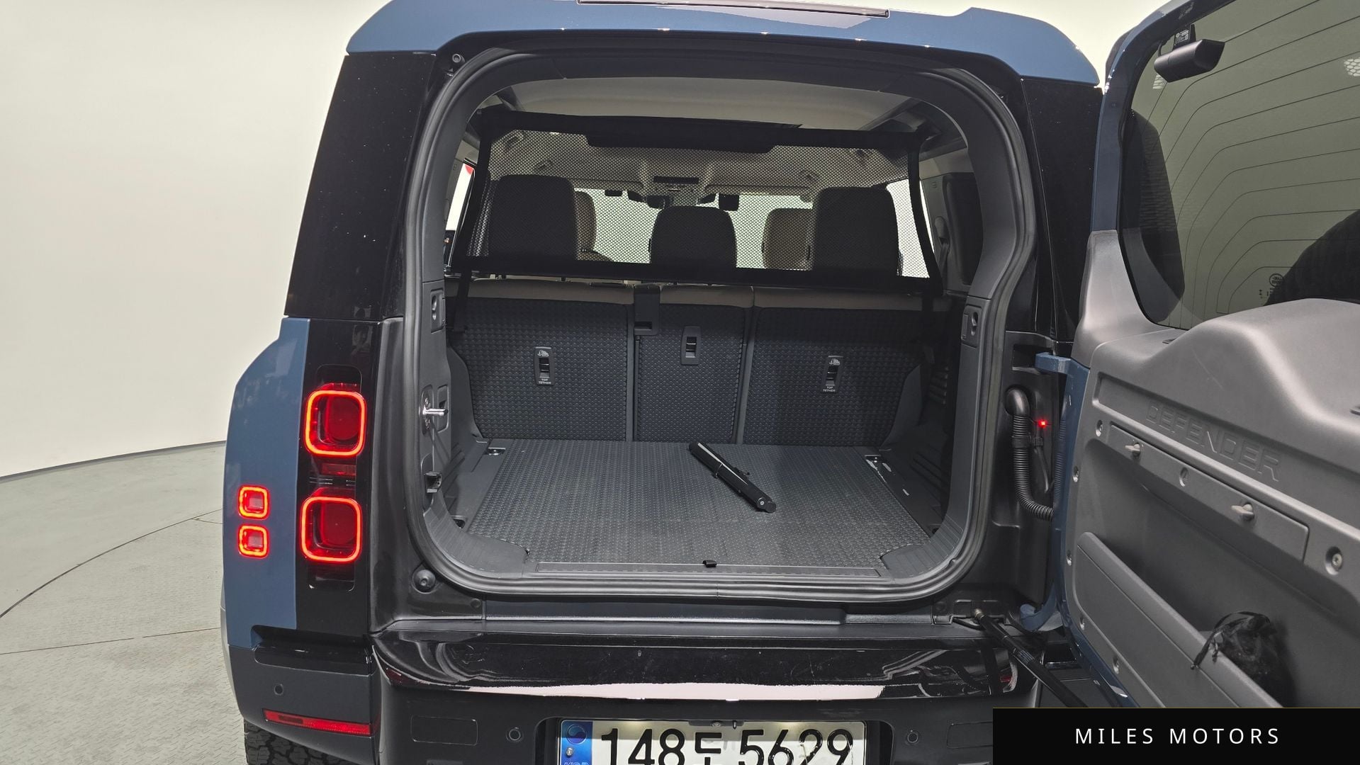Land Rover Defender 2023 — миниатюра 26