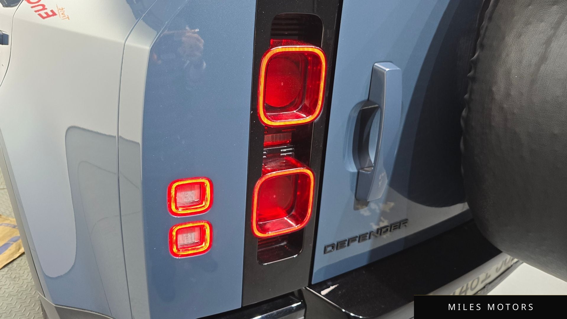 Land Rover Defender 2023 — миниатюра 9