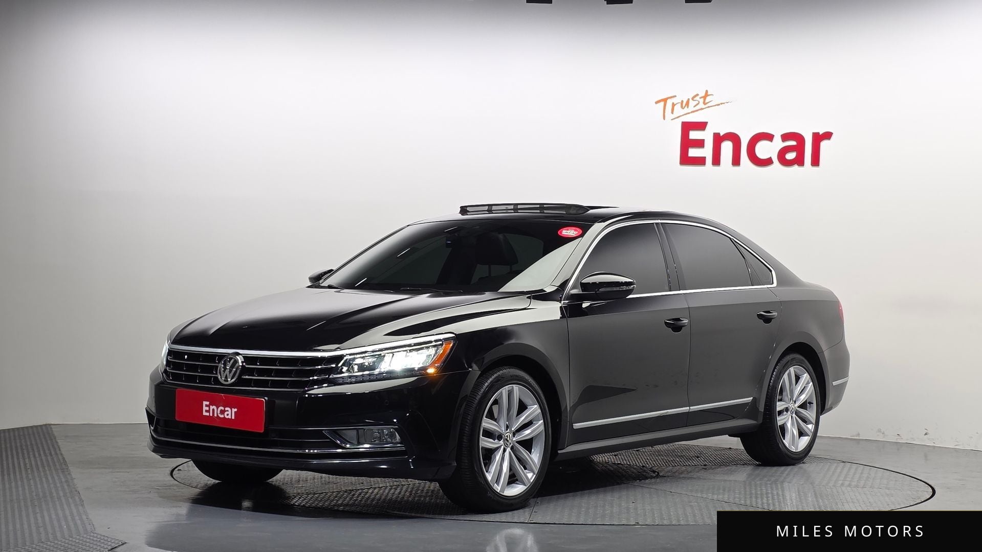 Volkswagen Passat 2018 — фото 1 из 12