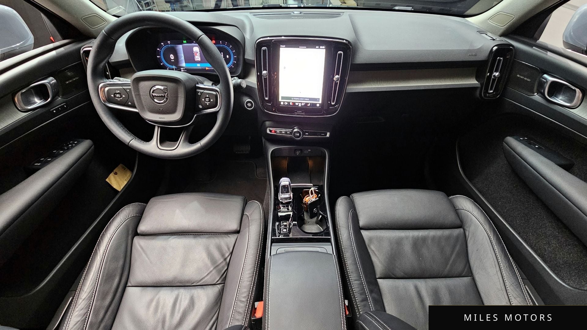 Volvo XC40 2023 — миниатюра 10
