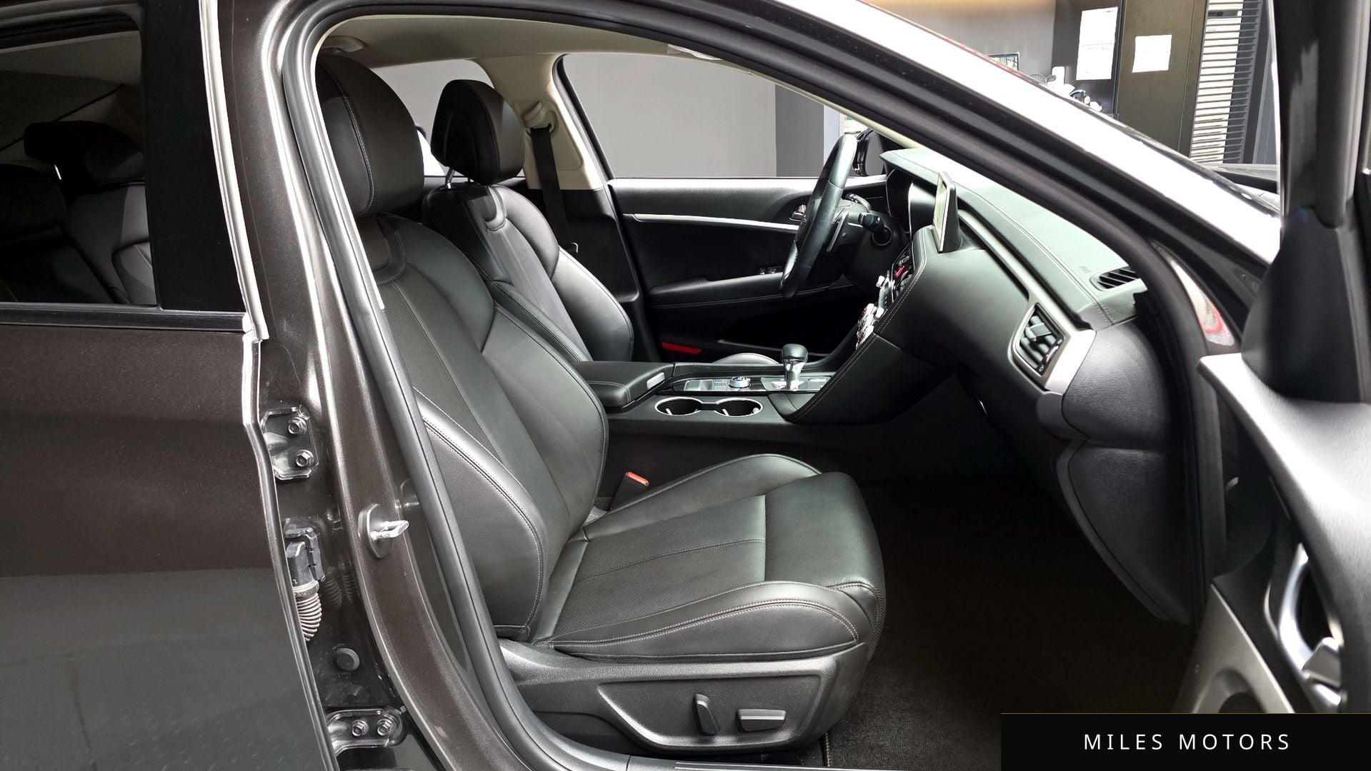 Genesis 뉴 G70 2022 — миниатюра 17