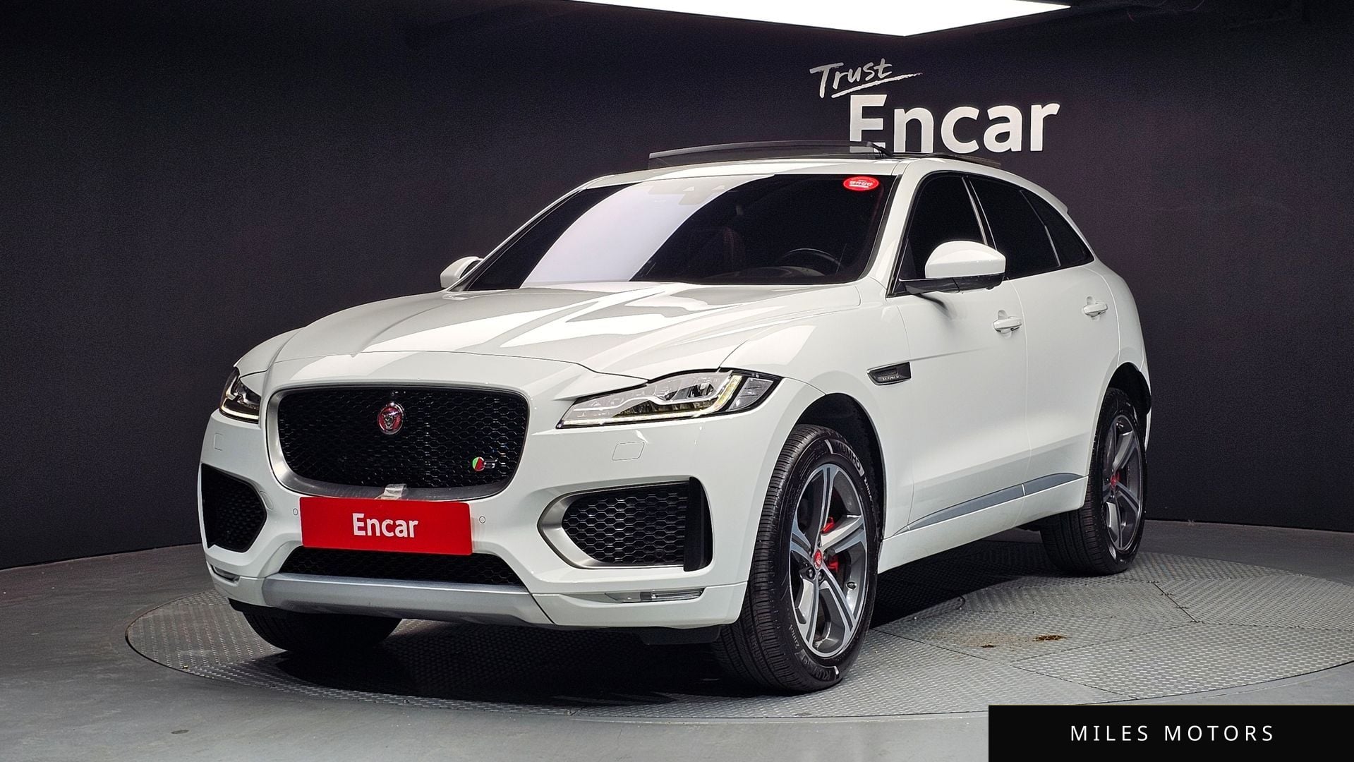 Jaguar F-PACE 2017 — миниатюра 3