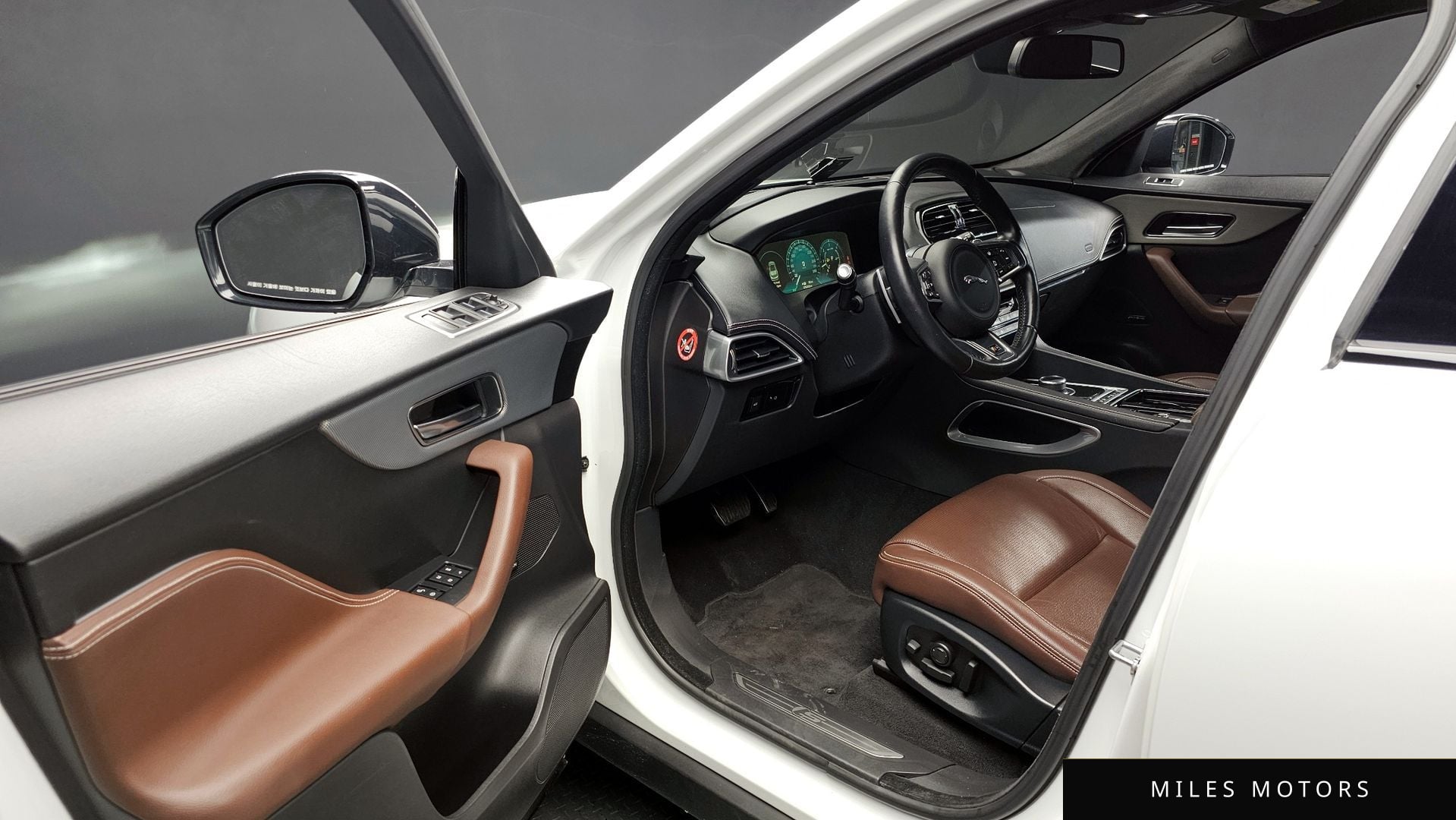 Jaguar F-PACE 2017 — миниатюра 10