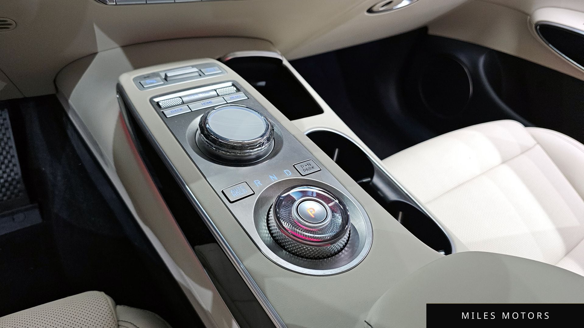Genesis GV70 2022 — миниатюра 12