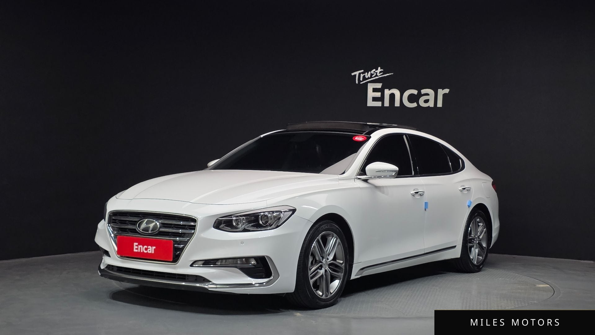 Hyundai Grandeur 2018 — фото 1 из 12