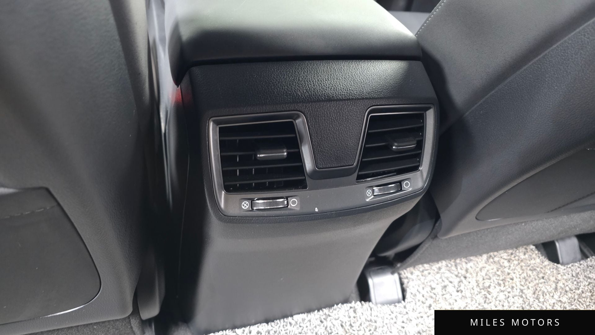 KG Mobility 렉스턴 스포츠 2021 — миниатюра 25