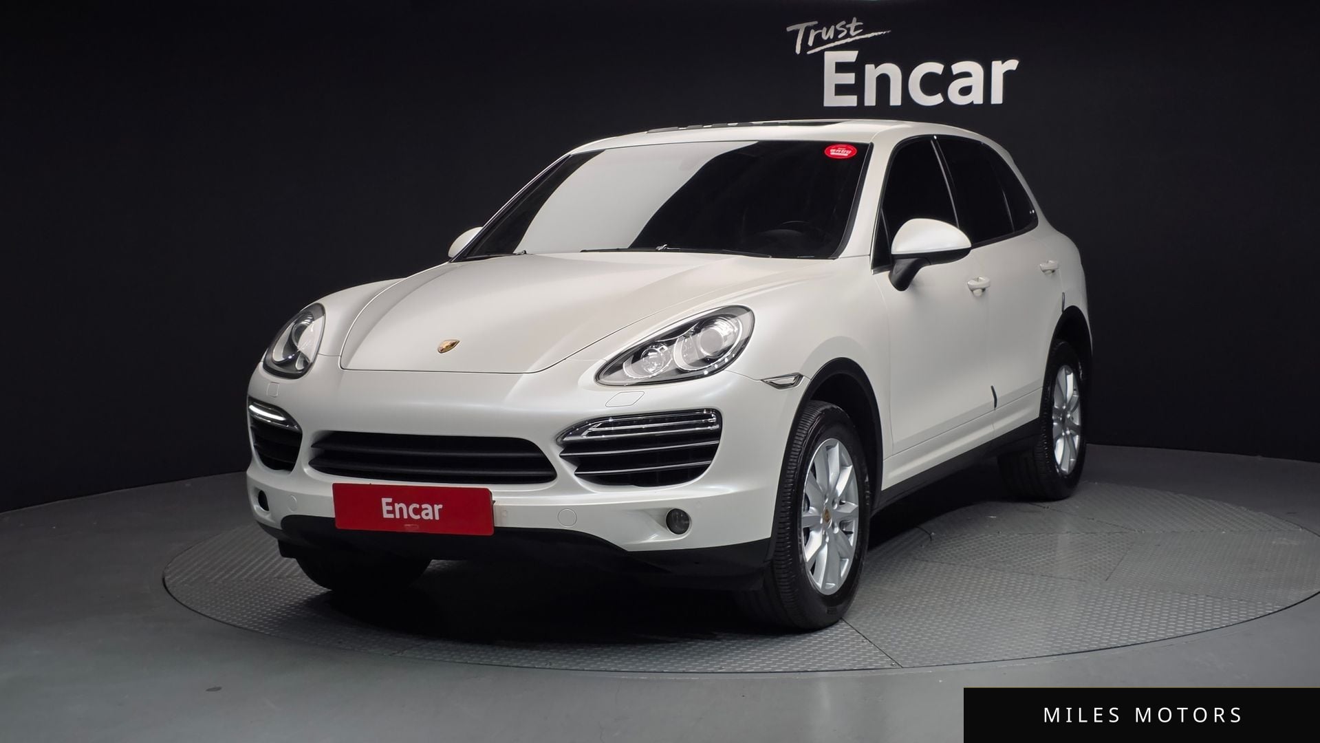 Porsche Cayenne 2012 — фото 1 из 12