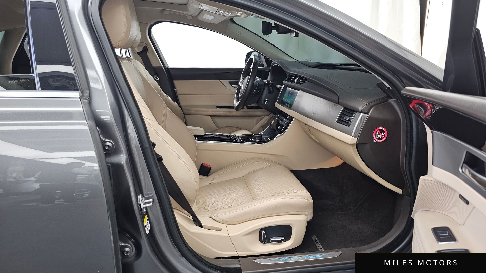 Jaguar XF (X260) 2019 — миниатюра 11