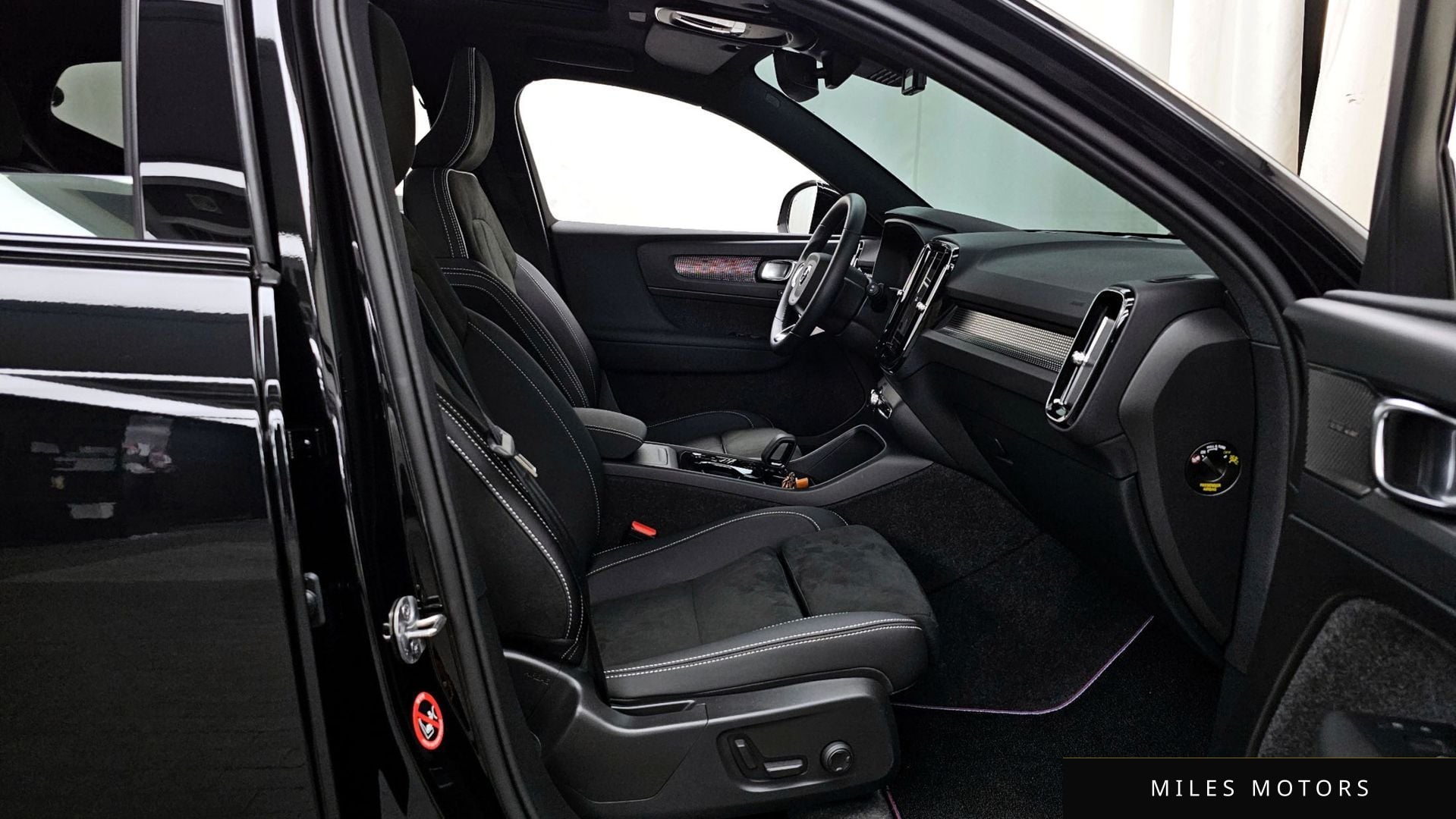 Volvo XC40 2025 — миниатюра 9