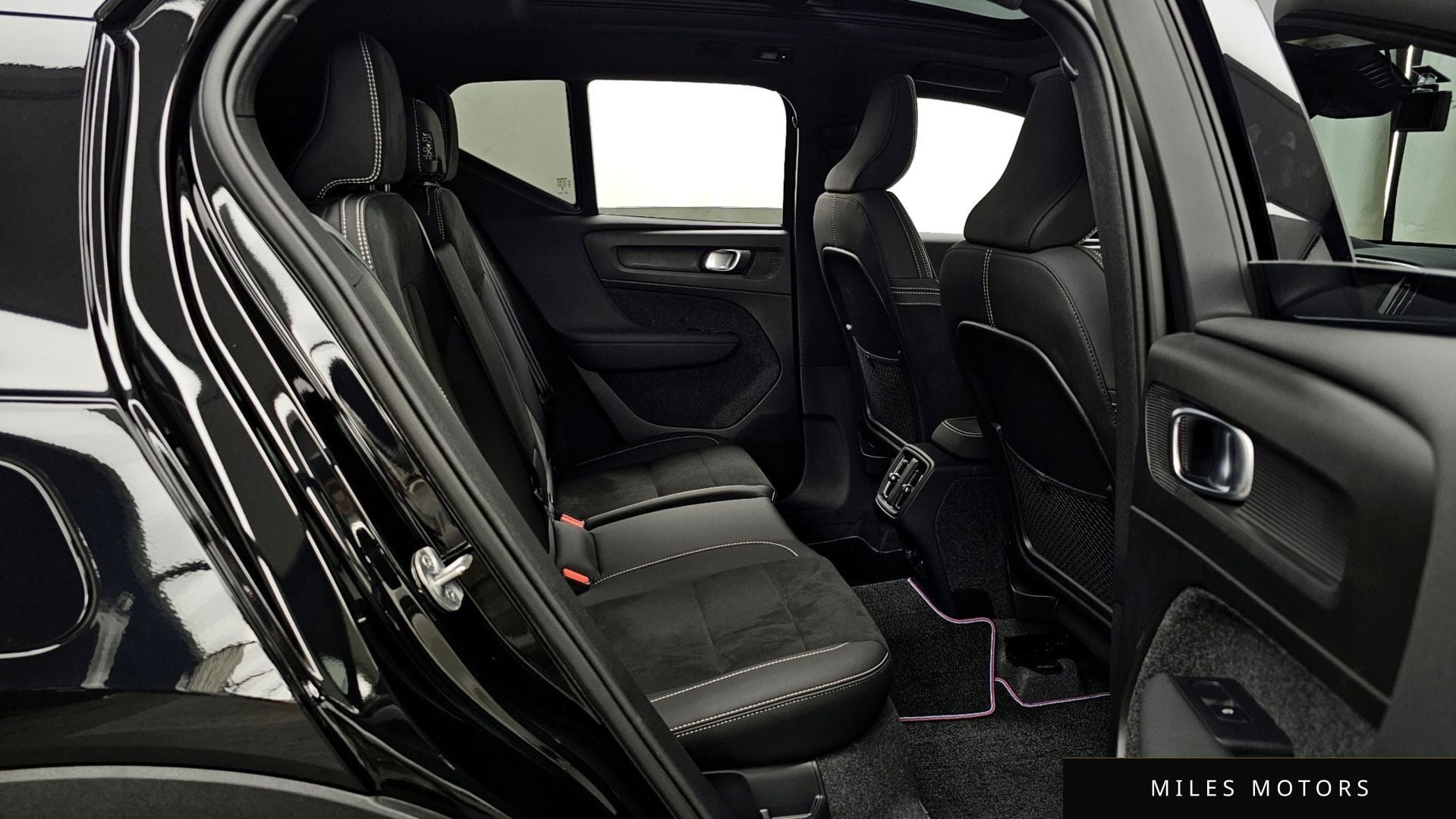 Volvo XC40 2025 — миниатюра 10