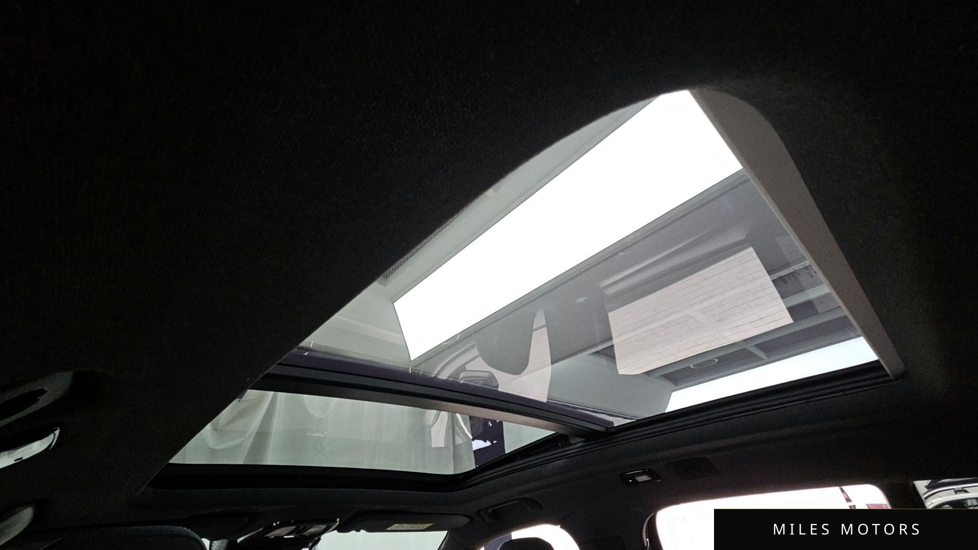 Volvo XC40 2025 — миниатюра 11