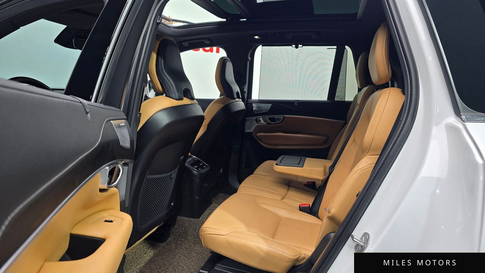 Volvo XC90 2024 — миниатюра 18