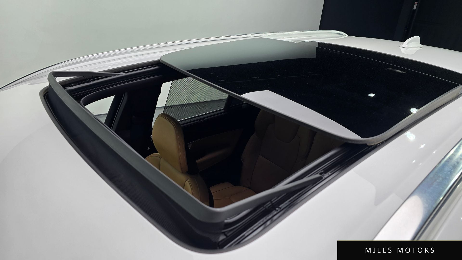 Volvo XC90 2024 — миниатюра 23